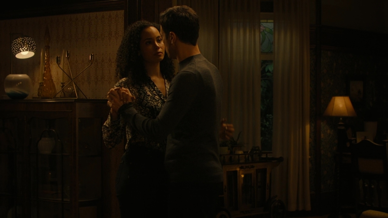 Charmed-Online-dot-nl_Charmed2x06WhenSparksFly00428.jpg