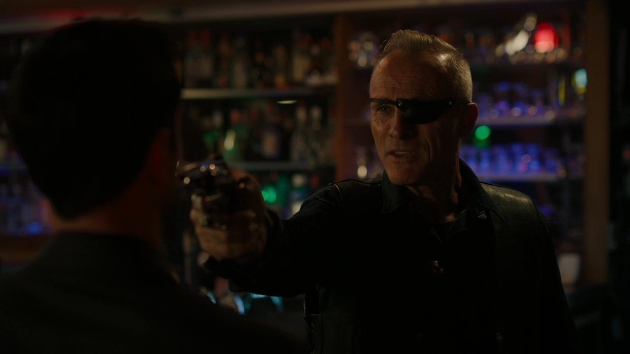 Charmed-Online-dot-nl_Charmed2x06WhenSparksFly01211.jpg