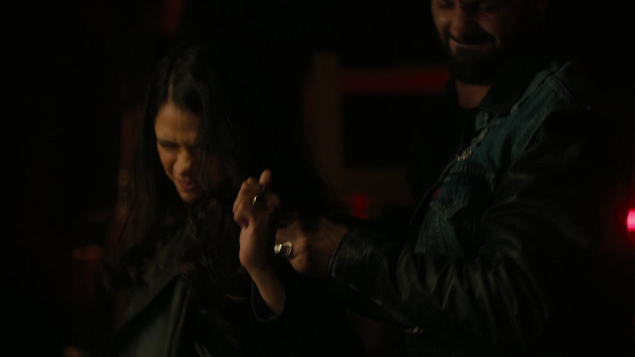 Charmed-Online-dot-nl_Charmed2x06WhenSparksFly01636.jpg