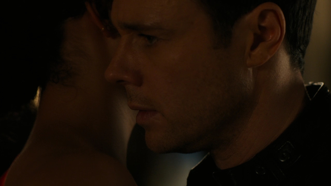 Charmed-Online-dot-nl_Charmed2x06WhenSparksFly01675.jpg