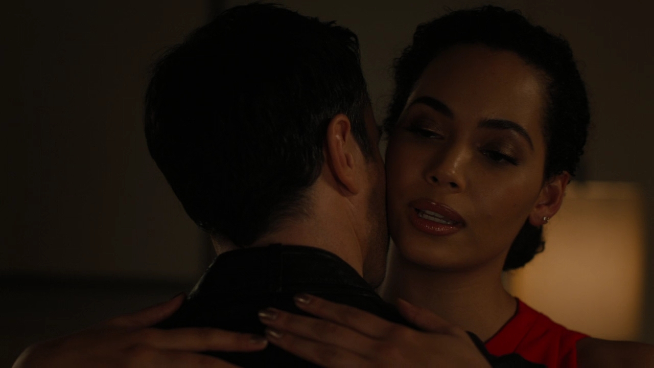 Charmed-Online-dot-nl_Charmed2x06WhenSparksFly01687.jpg