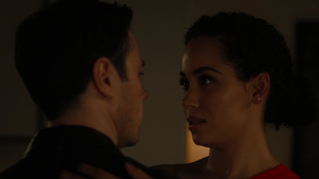 Charmed-Online-dot-nl_Charmed2x06WhenSparksFly01703.jpg