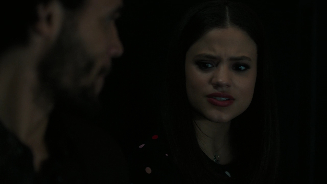 Charmed-Online-dot-nl_Charmed2x06WhenSparksFly01765.jpg