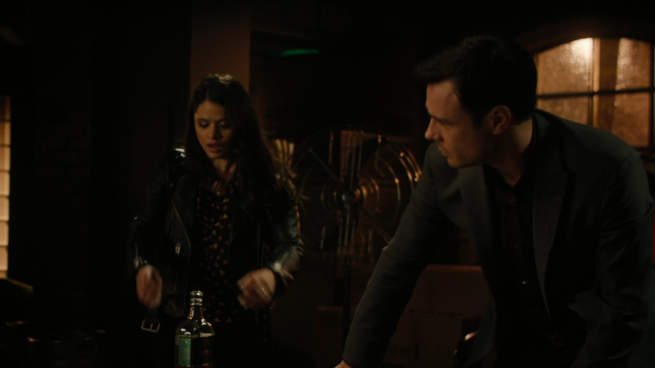 Charmed-Online-dot-nl_Charmed2x06WhenSparksFly01921.jpg