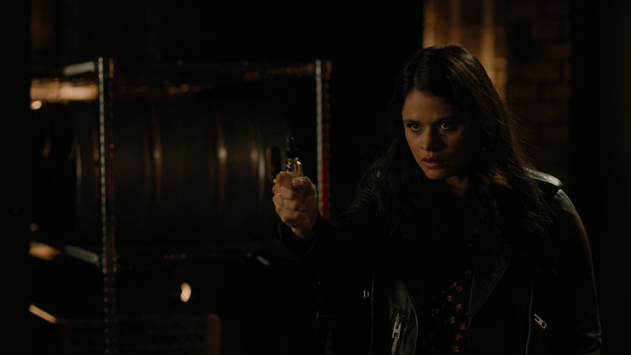Charmed-Online-dot-nl_Charmed2x06WhenSparksFly01968.jpg