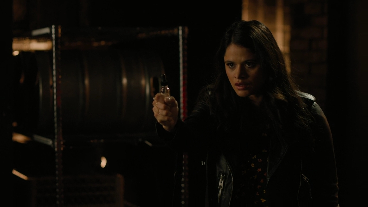 Charmed-Online-dot-nl_Charmed2x06WhenSparksFly01969.jpg