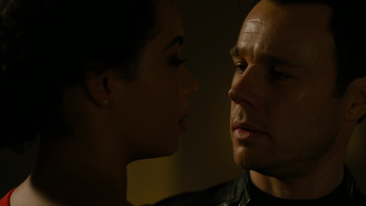 Charmed-Online-dot-nl_Charmed2x06WhenSparksFly01987.jpg