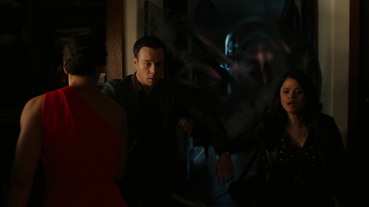 Charmed-Online-dot-nl_Charmed2x06WhenSparksFly02060.jpg
