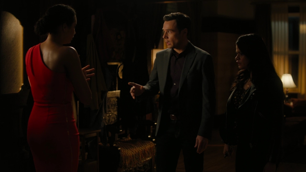 Charmed-Online-dot-nl_Charmed2x06WhenSparksFly02073.jpg