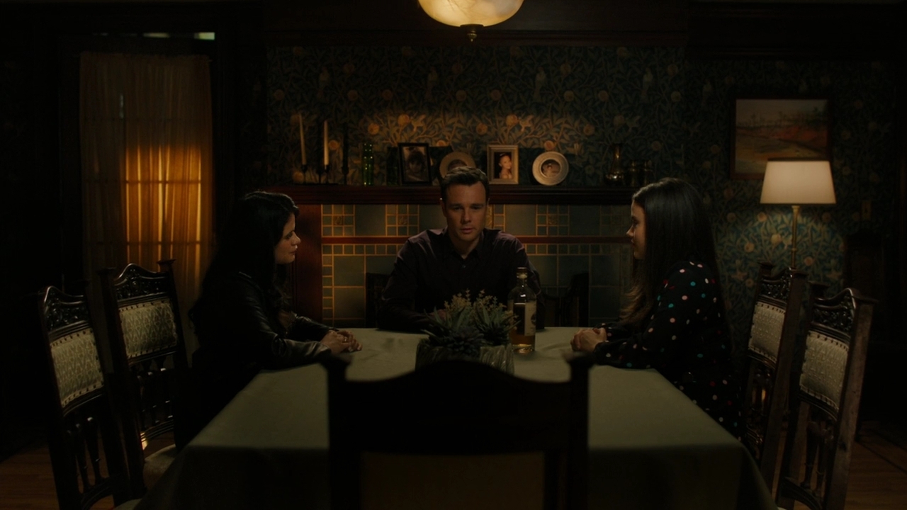Charmed-Online-dot-nl_Charmed2x06WhenSparksFly02246.jpg
