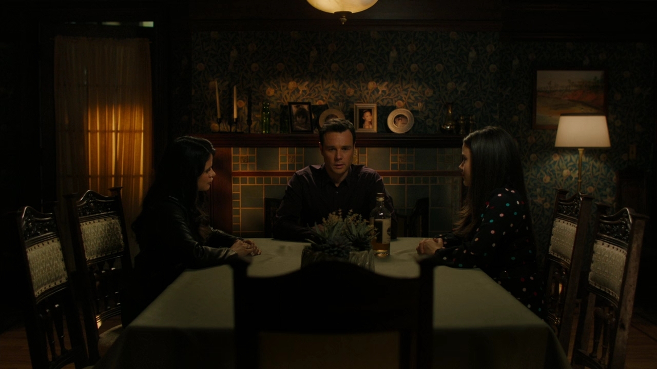 Charmed-Online-dot-nl_Charmed2x06WhenSparksFly02249.jpg