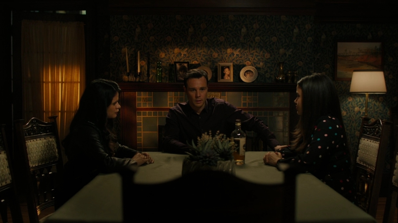 Charmed-Online-dot-nl_Charmed2x06WhenSparksFly02260.jpg