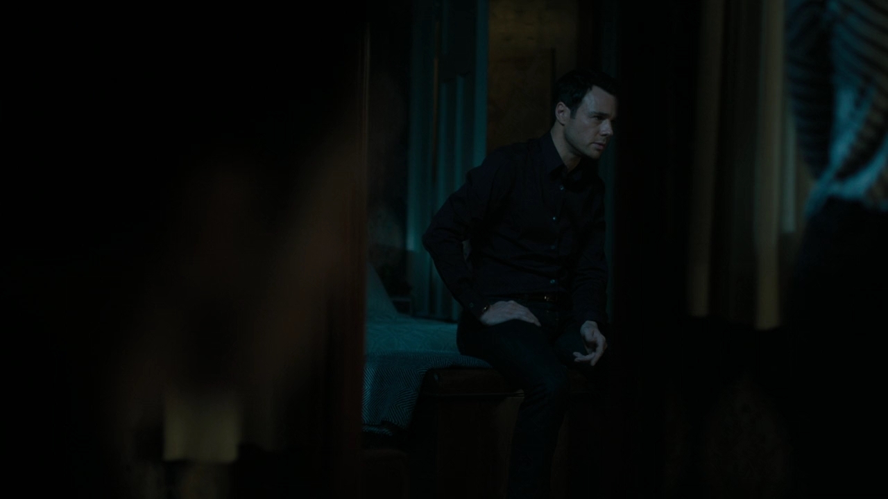 Charmed-Online-dot-nl_Charmed2x06WhenSparksFly02397.jpg