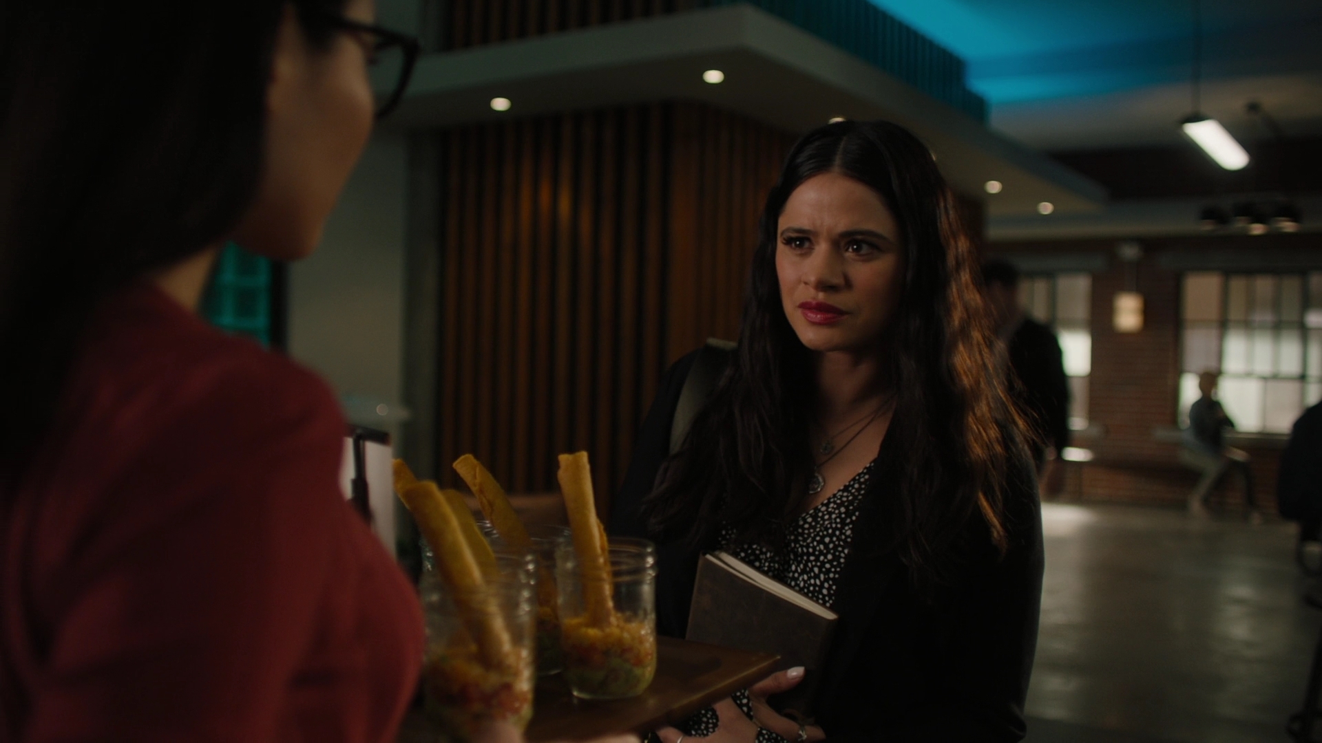 charmed-online-dot-nl_Charmed-2x07PastIsPresent0146.jpg