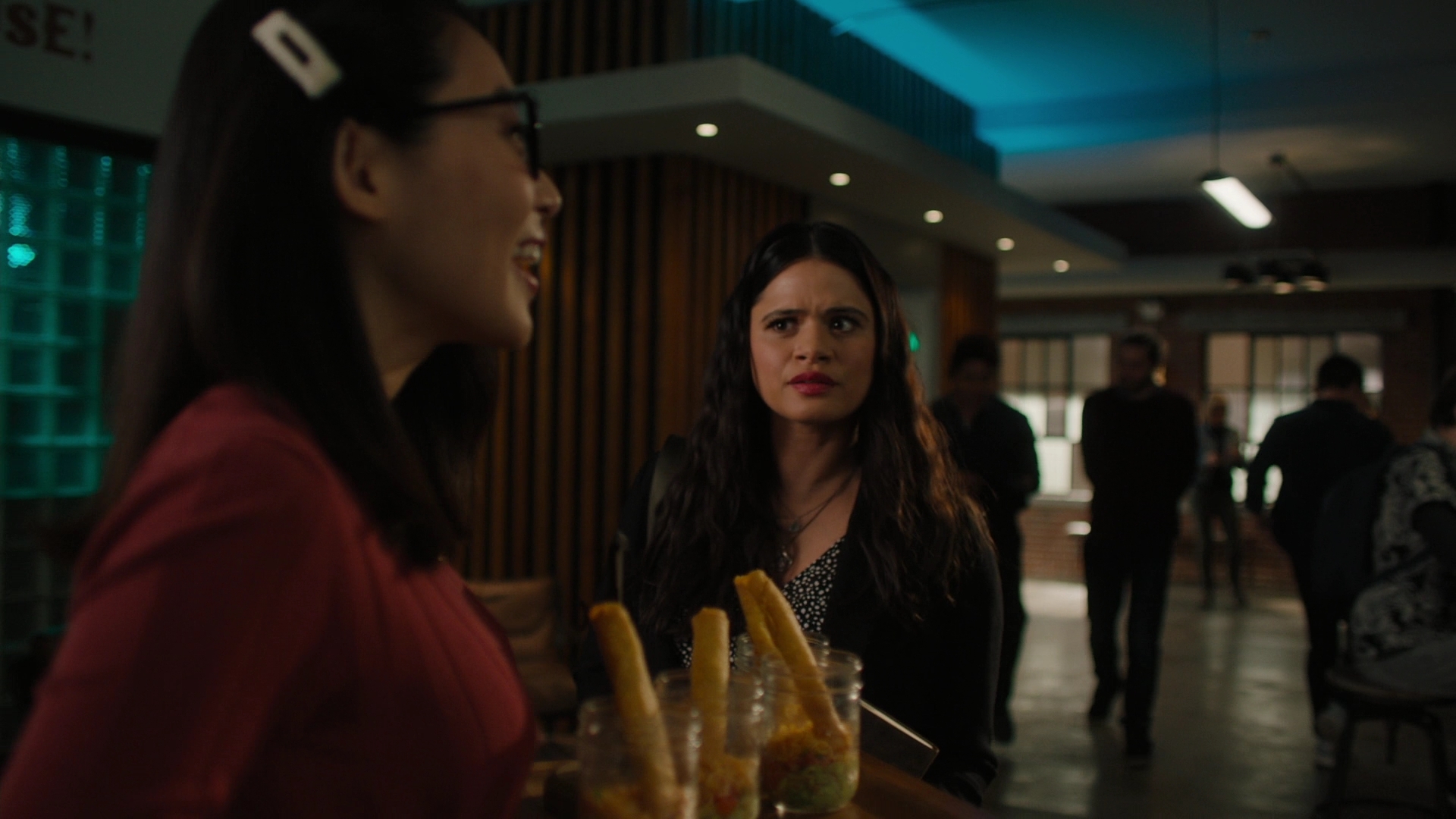charmed-online-dot-nl_Charmed-2x07PastIsPresent0152.jpg