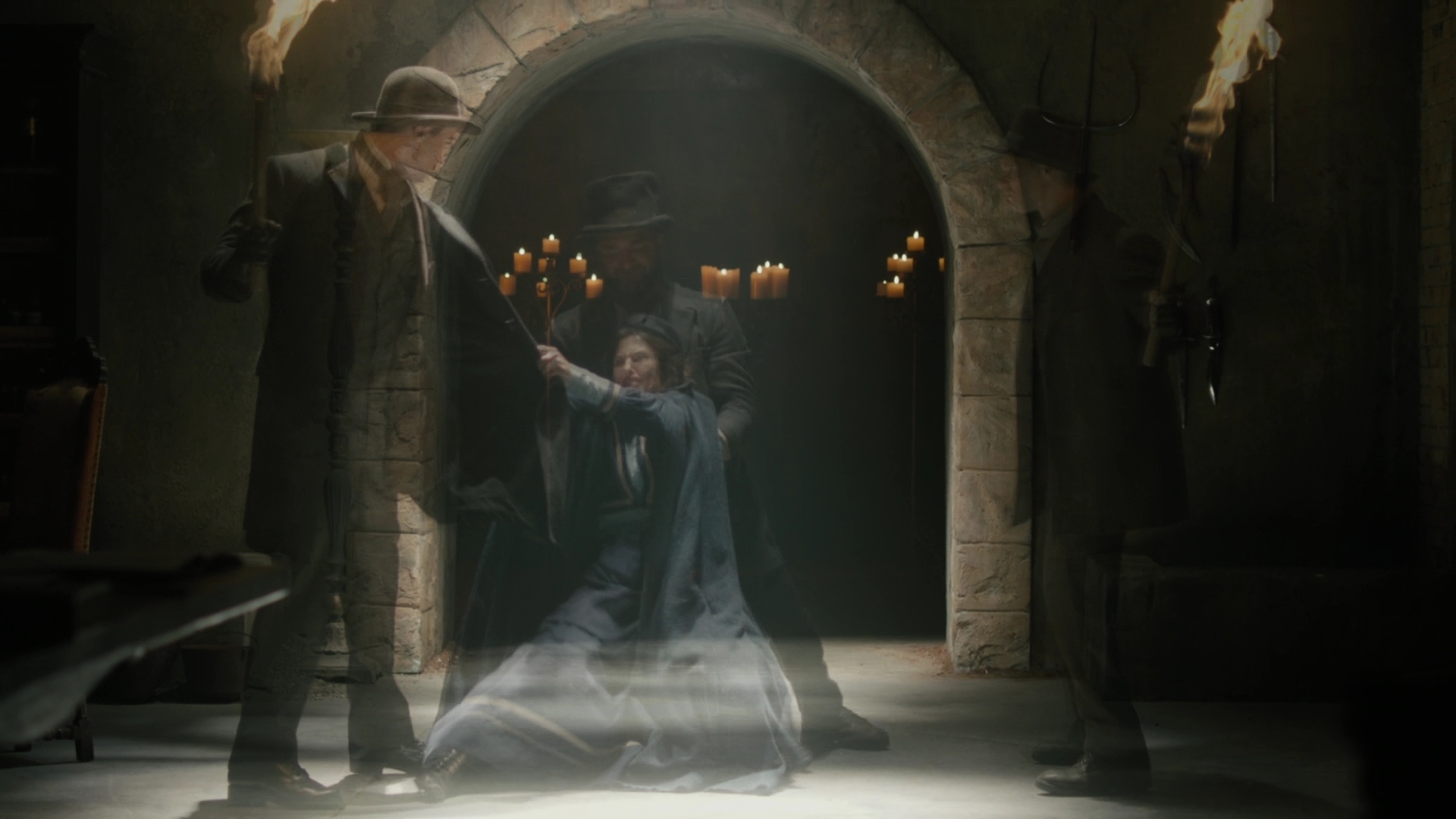 charmed-online-dot-nl_Charmed-2x07PastIsPresent1939.jpg charmed-online-dot-nl_Charmed-2x07PastIsPresent1939.jpg