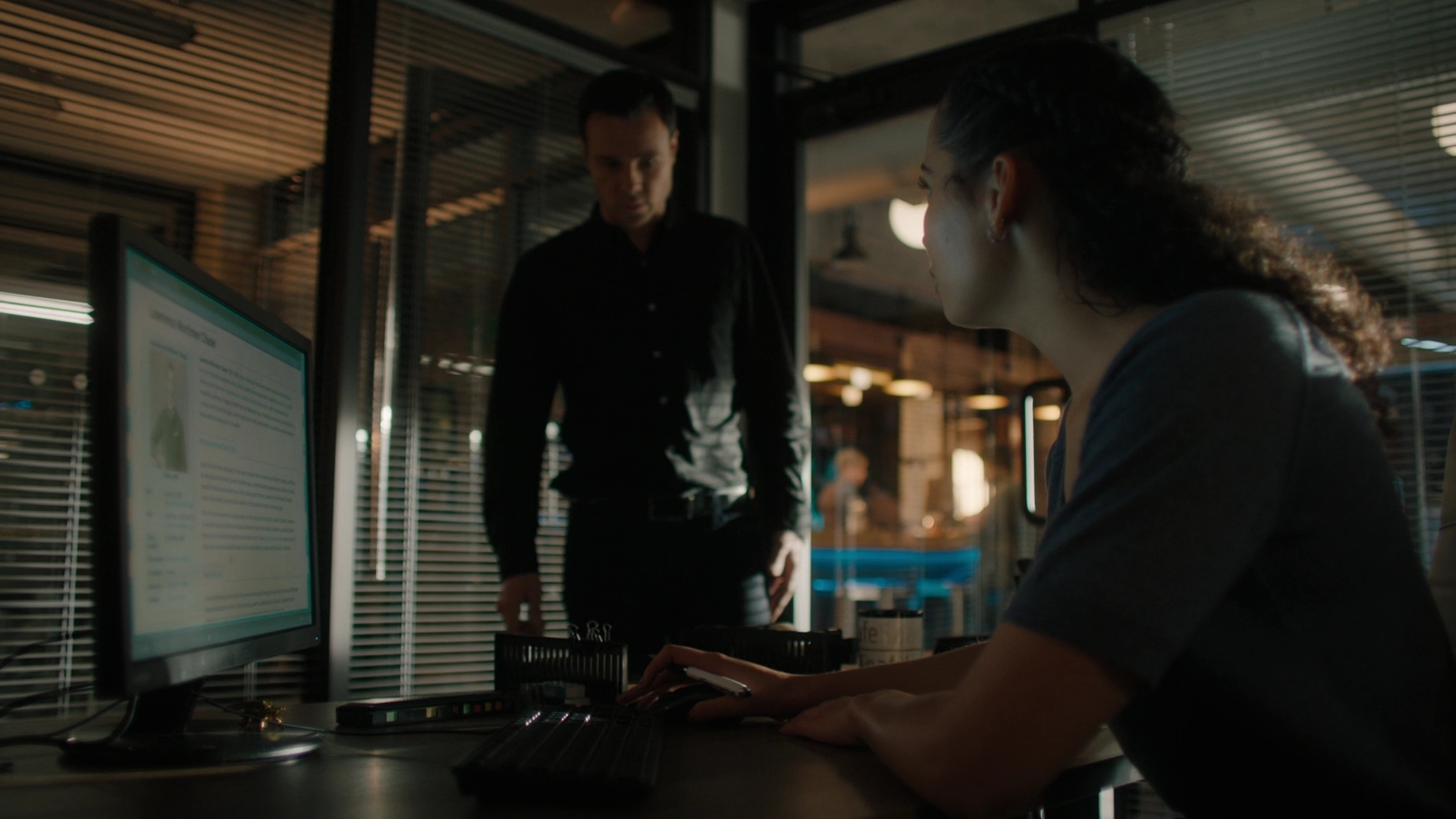 charmed-online-dot-nl_Charmed-2x07PastIsPresent2157.jpg charmed-online-dot-nl_Charmed-2x07PastIsPresent2157.jpg