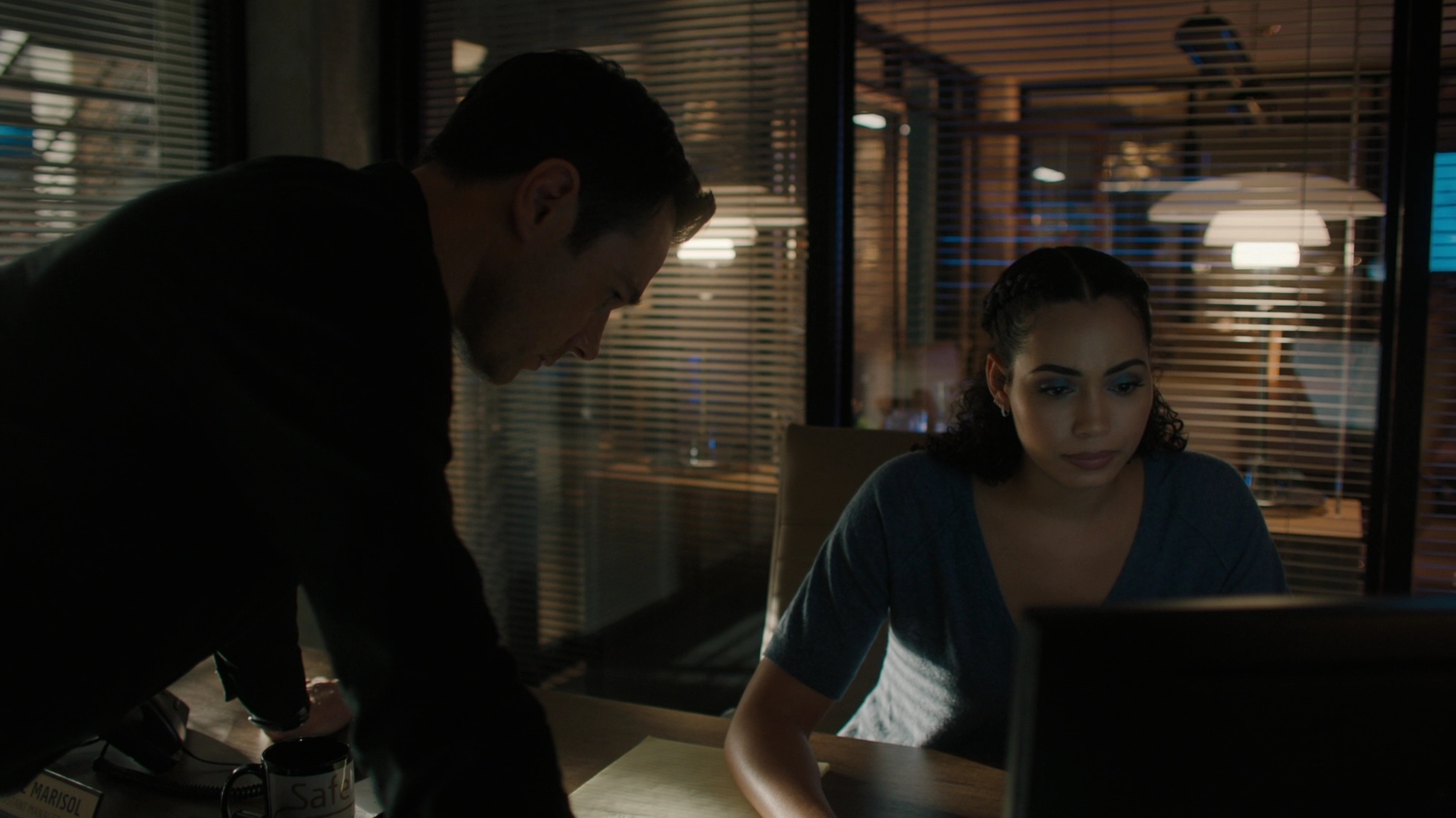 charmed-online-dot-nl_Charmed-2x07PastIsPresent2184.jpg