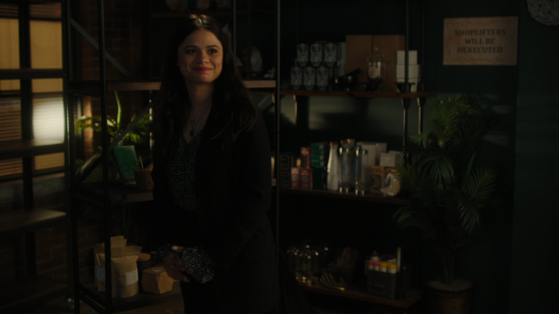 charmed-online-dot-nl_Charmed-2x07PastIsPresent2206.jpg charmed-online-dot-nl_Charmed-2x07PastIsPresent2206.jpg