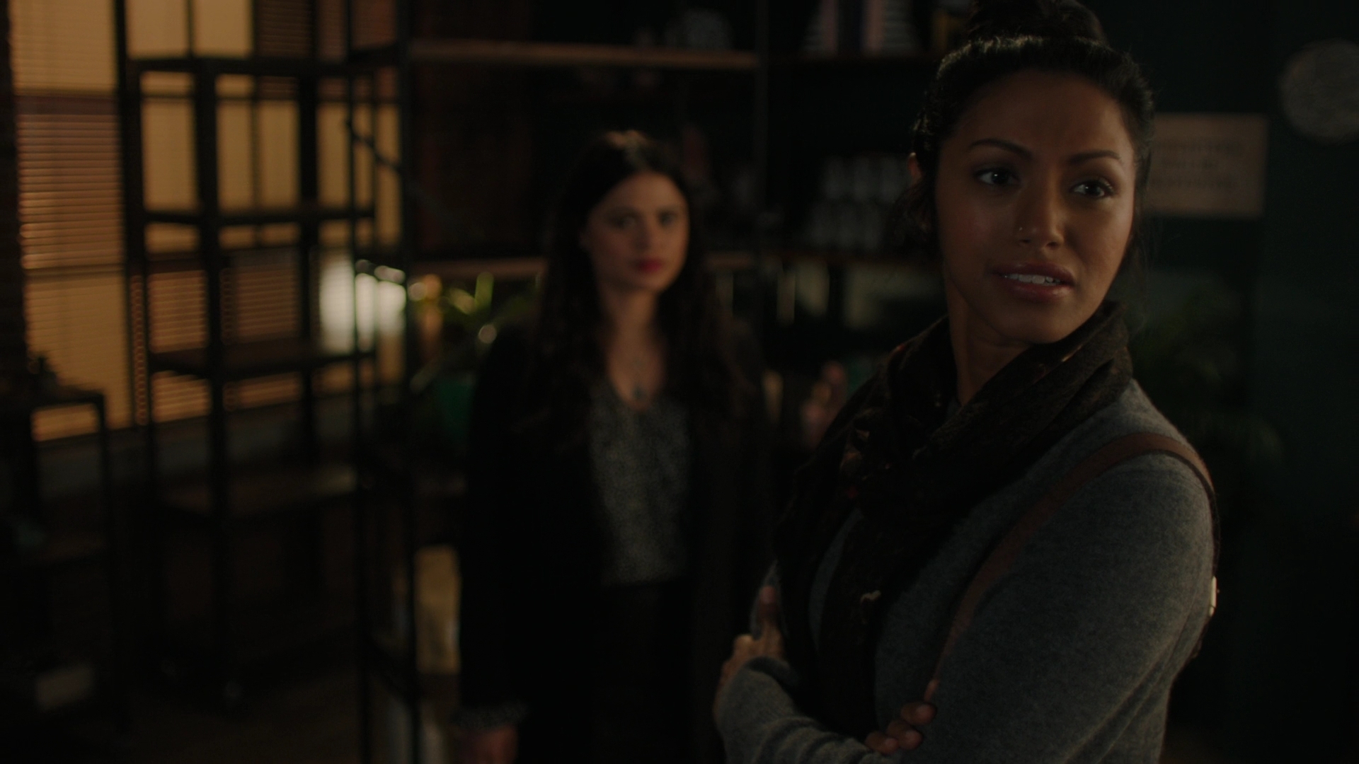 charmed-online-dot-nl_Charmed-2x07PastIsPresent2228.jpg