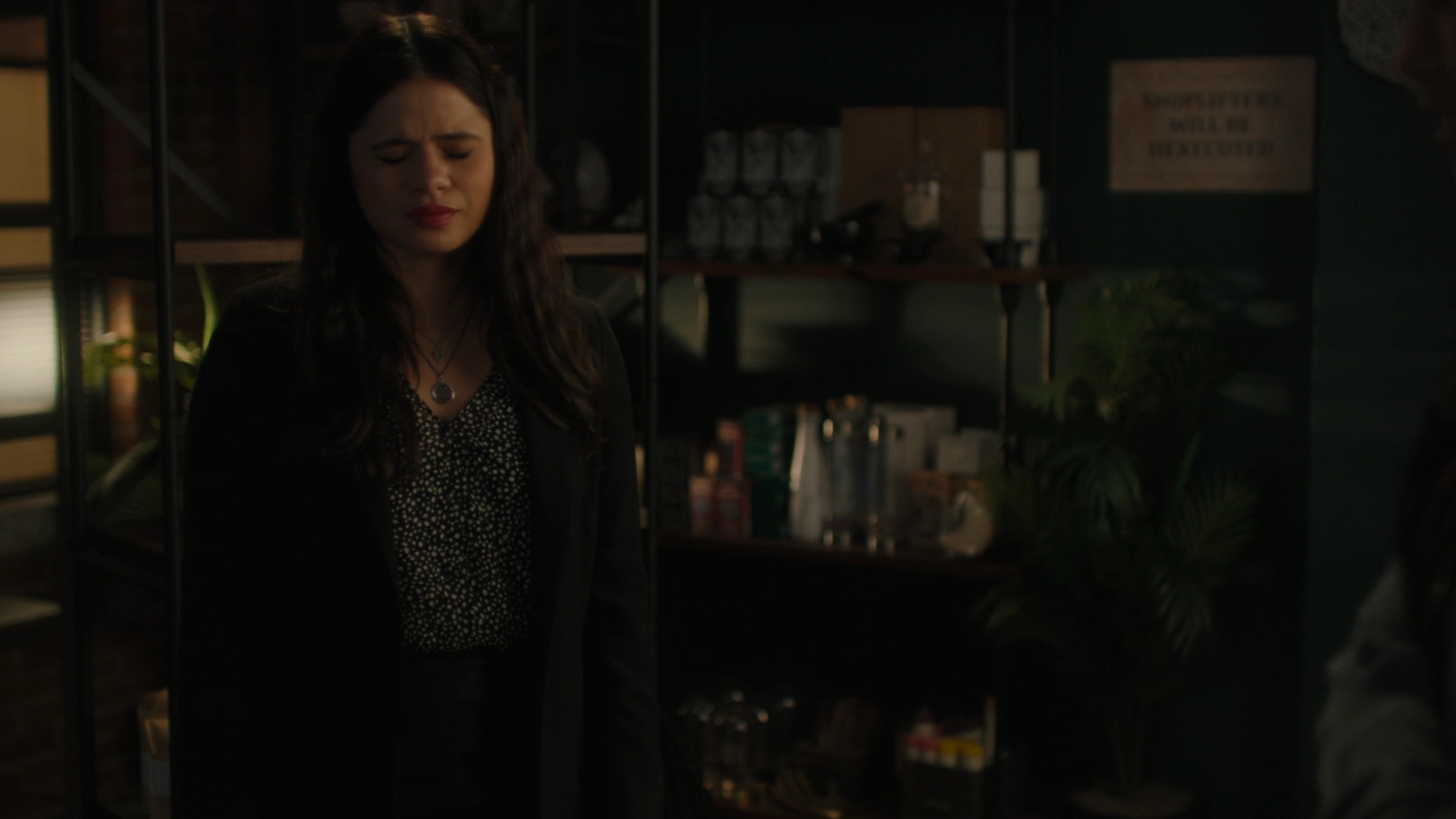 charmed-online-dot-nl_Charmed-2x07PastIsPresent2233.jpg