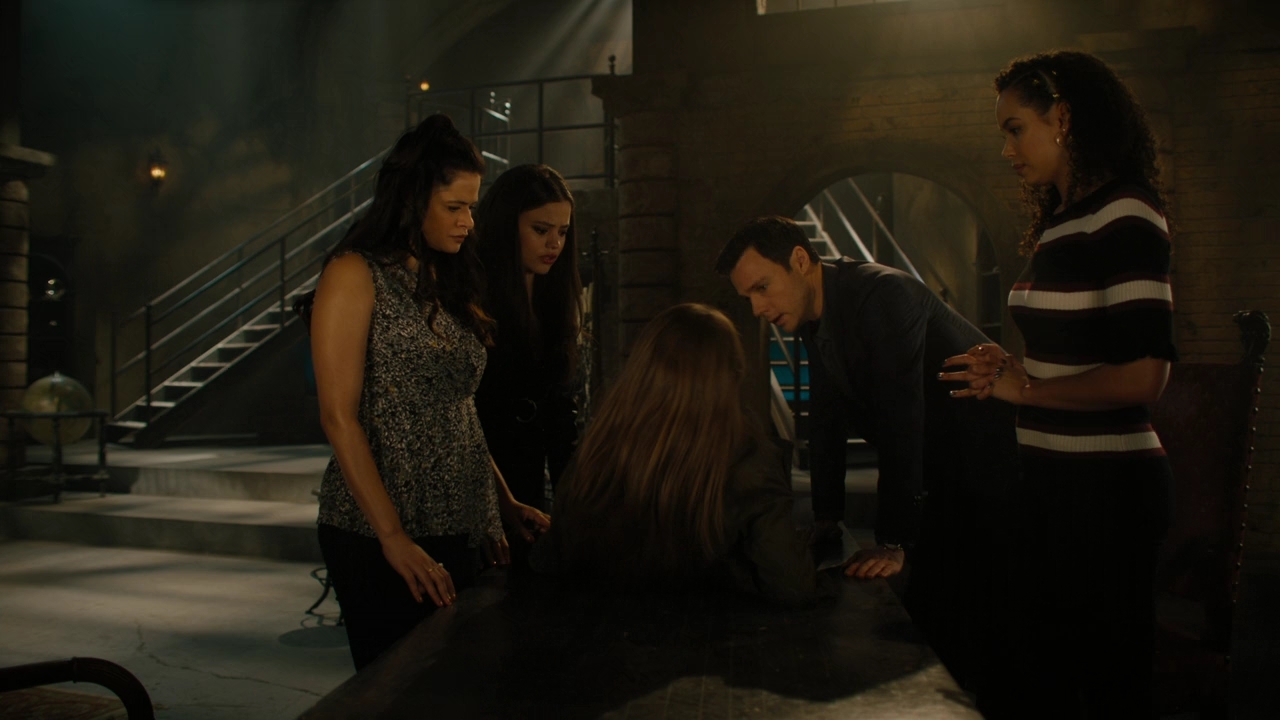 Charmed-Online-dot-nl_Charmed2x08TheRulesOfEngagement0089.jpg