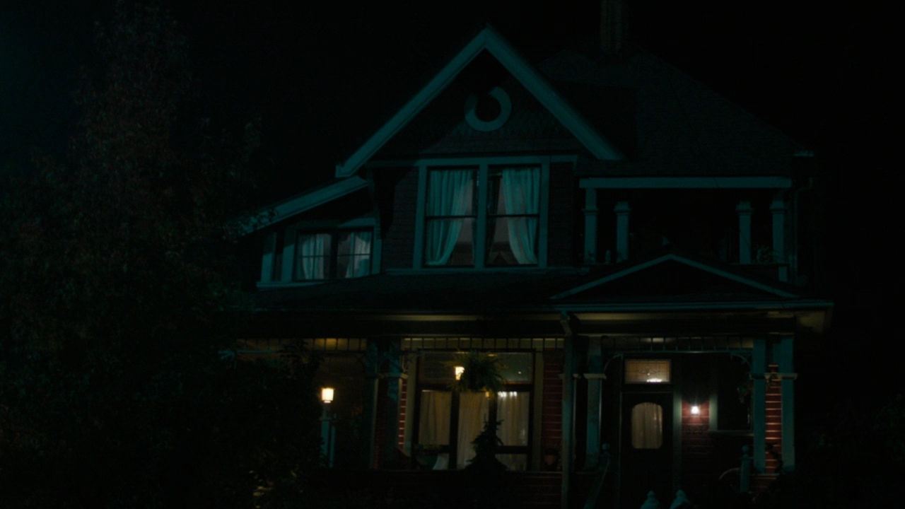 Charmed-Online-dot-nl_Charmed2x08TheRulesOfEngagement0115.jpg