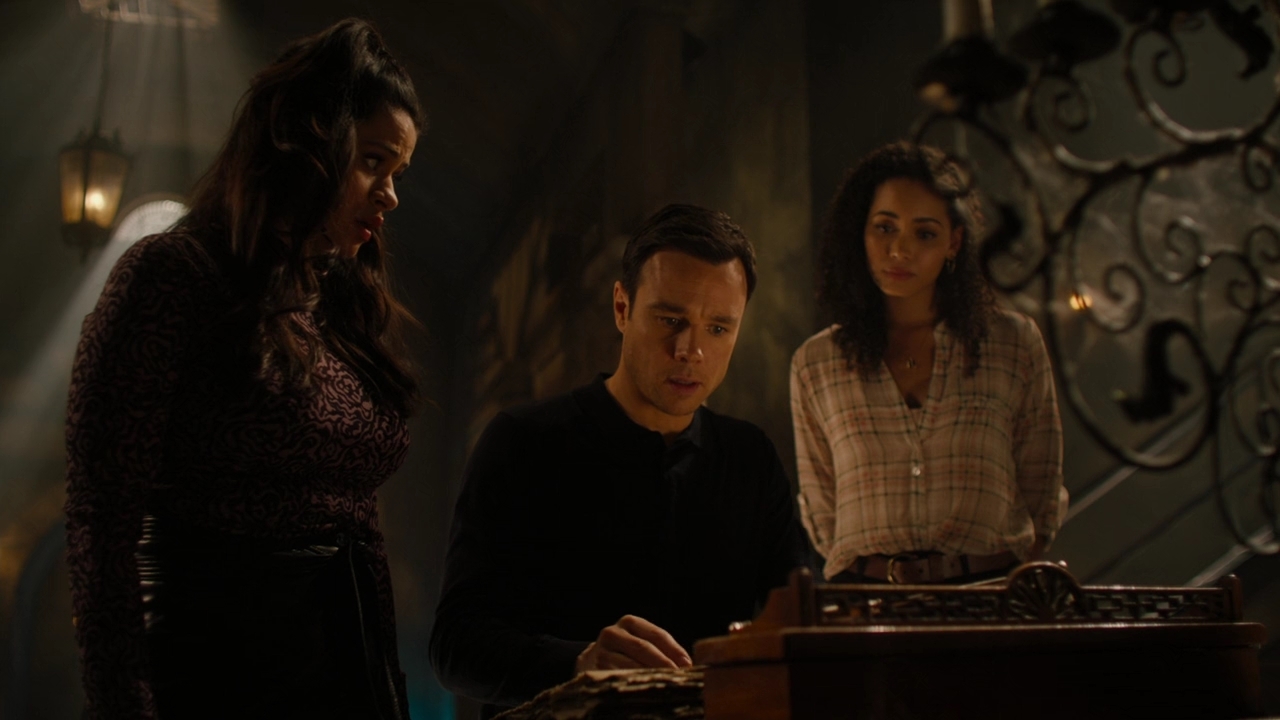 Charmed-Online-dot-nl_Charmed2x08TheRulesOfEngagement0620.jpg