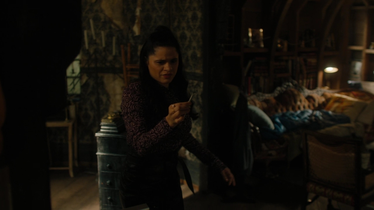 Charmed-Online-dot-nl_Charmed2x08TheRulesOfEngagement0688.jpg