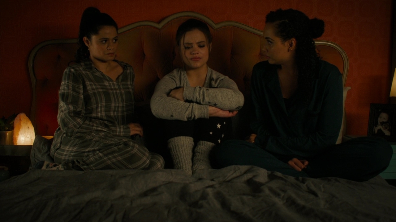 Charmed-Online-dot-nl_Charmed2x08TheRulesOfEngagement2194.jpg
