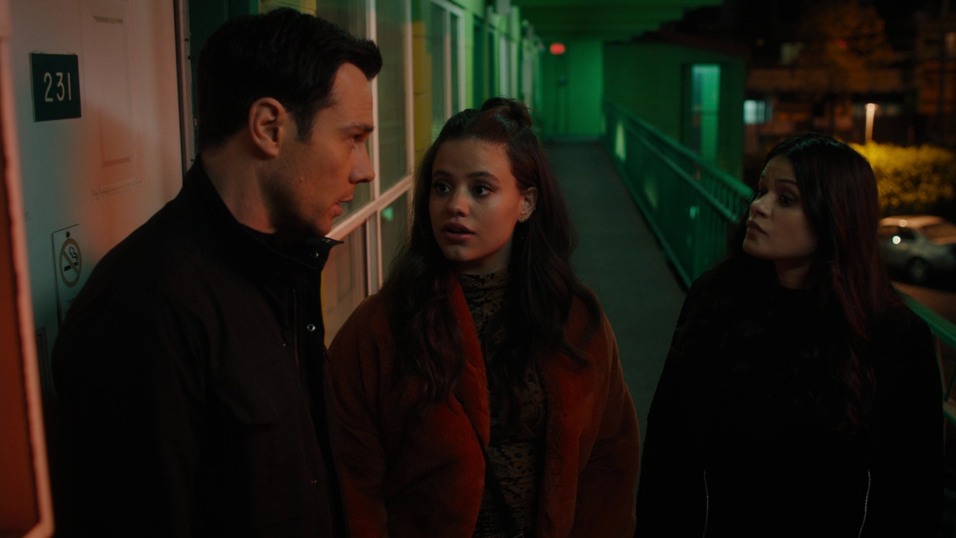 Charmed-Online-dot-nl_Charmed2x09GeussWhosComingToSafeSpaceSeattlle0559.jpg