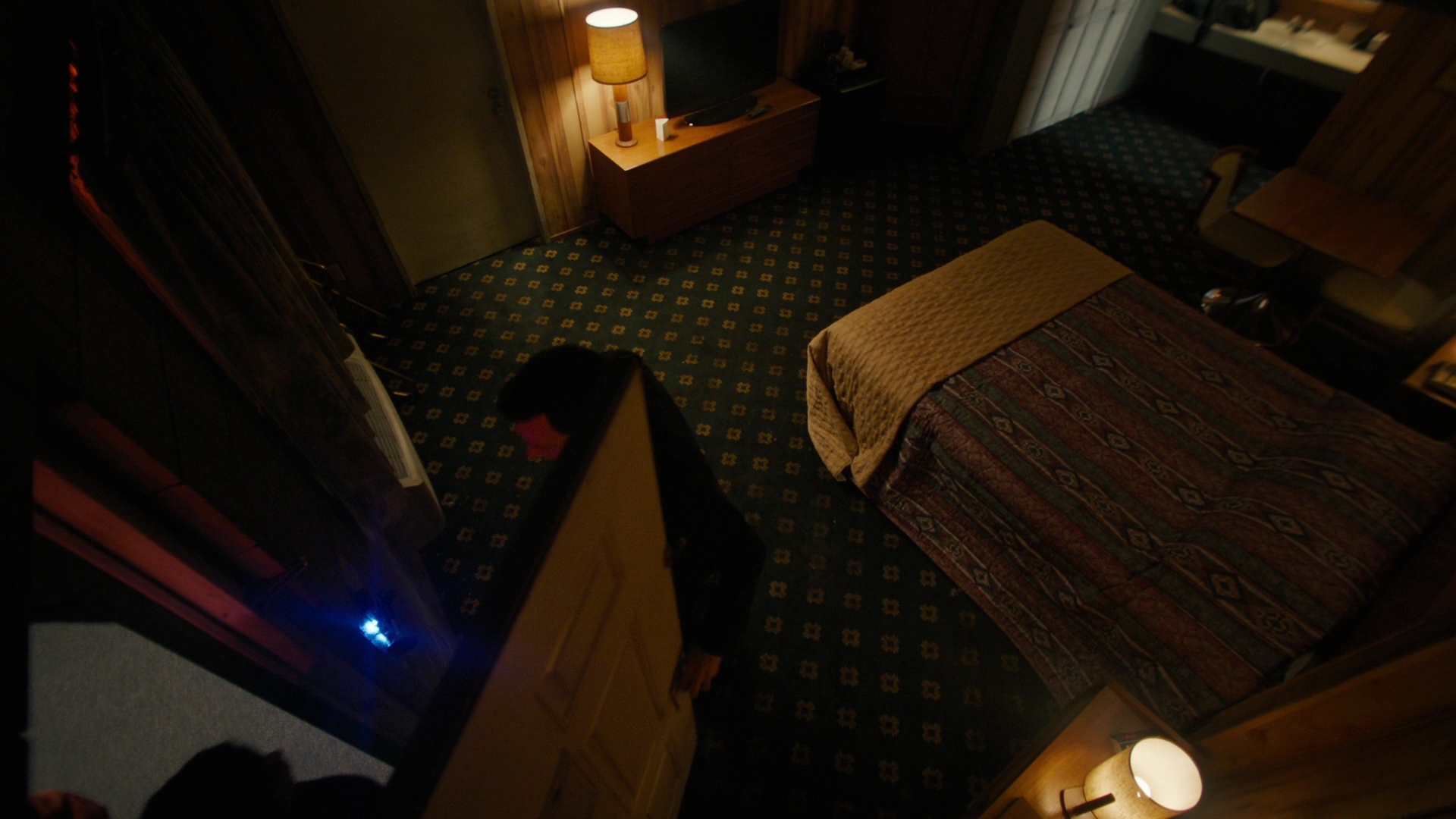 Charmed-Online-dot-nl_Charmed2x09GeussWhosComingToSafeSpaceSeattlle0590.jpg