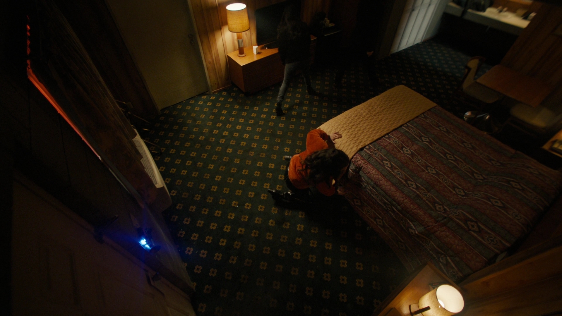 Charmed-Online-dot-nl_Charmed2x09GeussWhosComingToSafeSpaceSeattlle0604.jpg