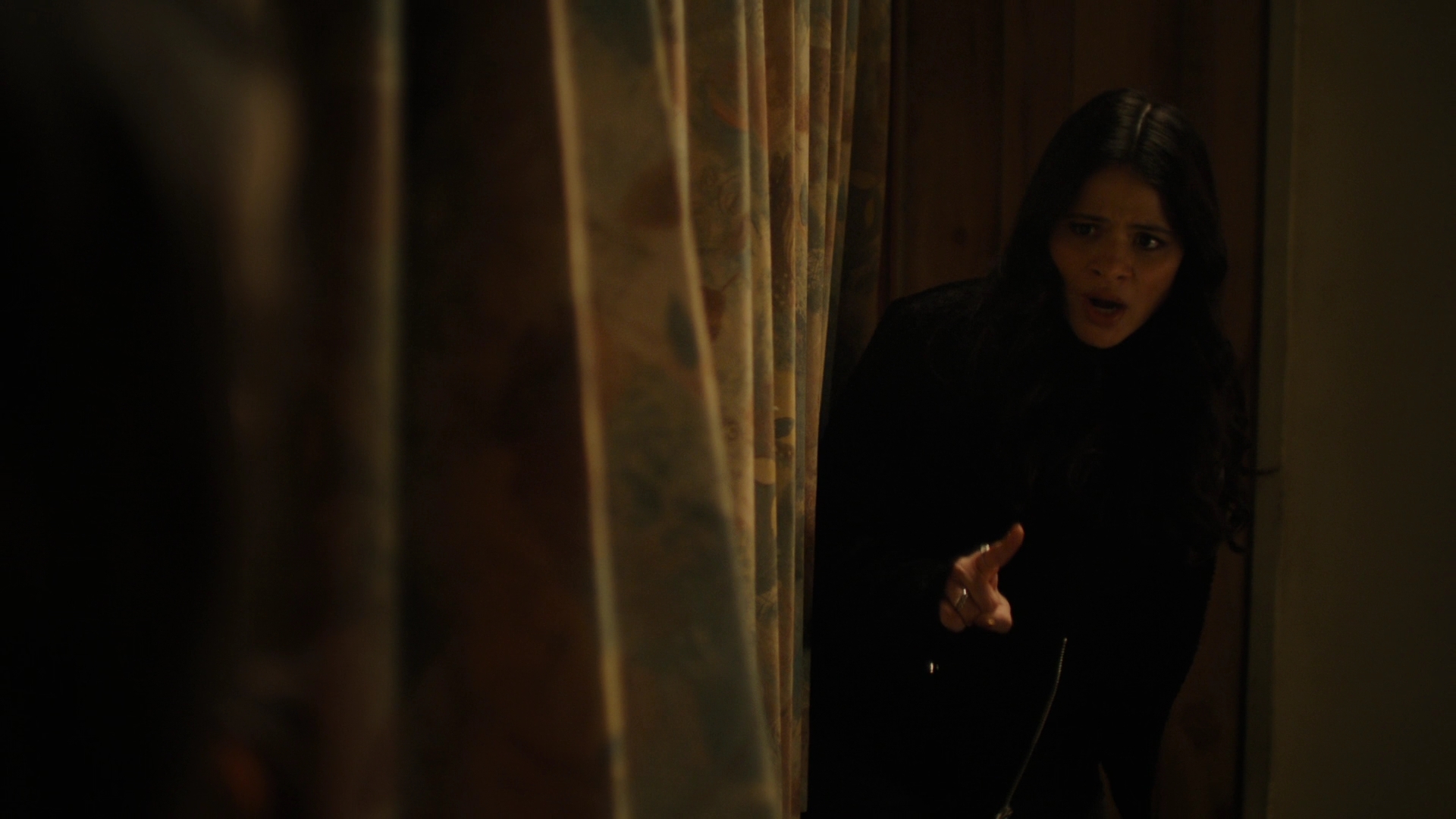 Charmed-Online-dot-nl_Charmed2x09GeussWhosComingToSafeSpaceSeattlle0628.jpg