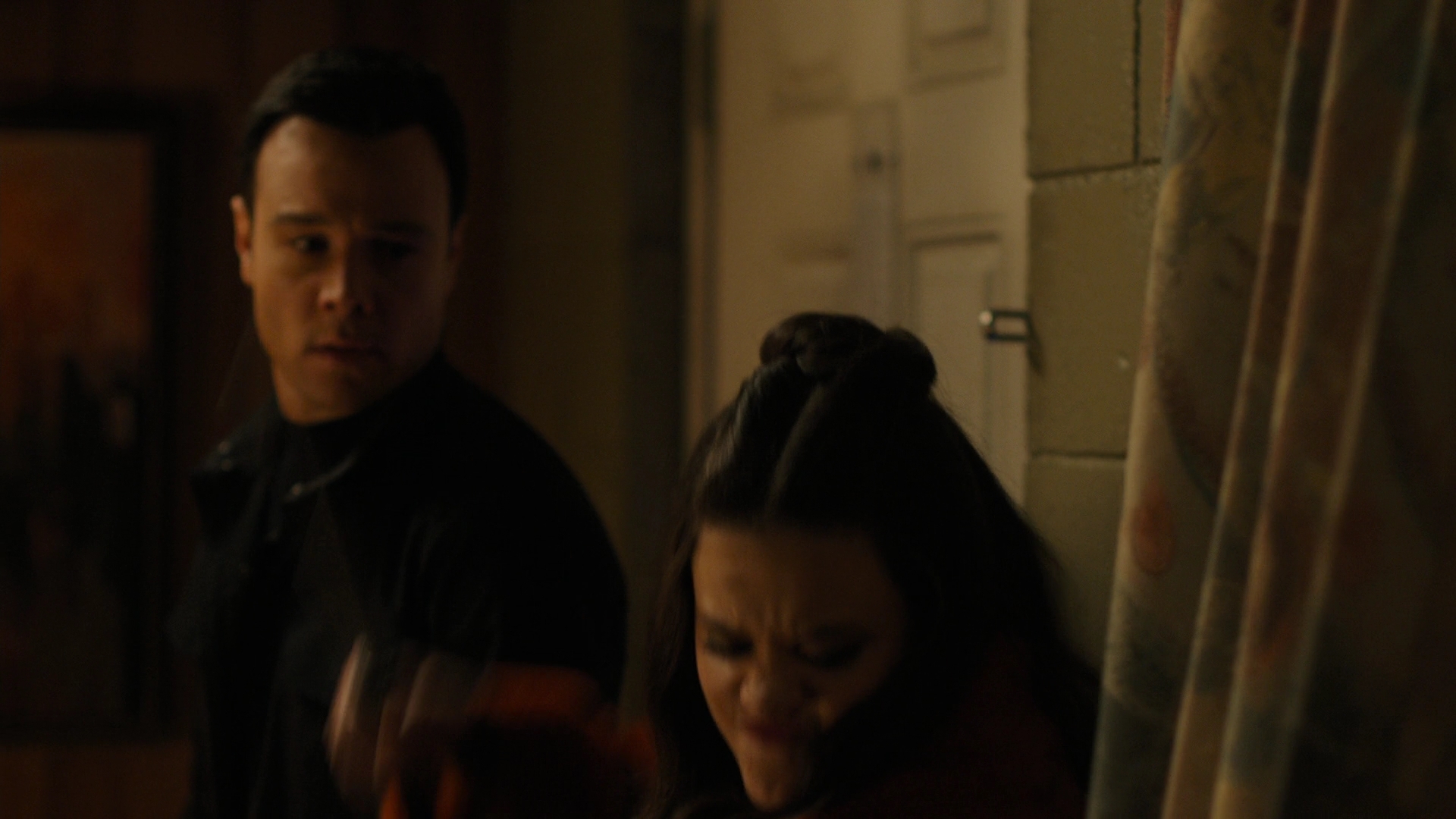 Charmed-Online-dot-nl_Charmed2x09GeussWhosComingToSafeSpaceSeattlle0630.jpg