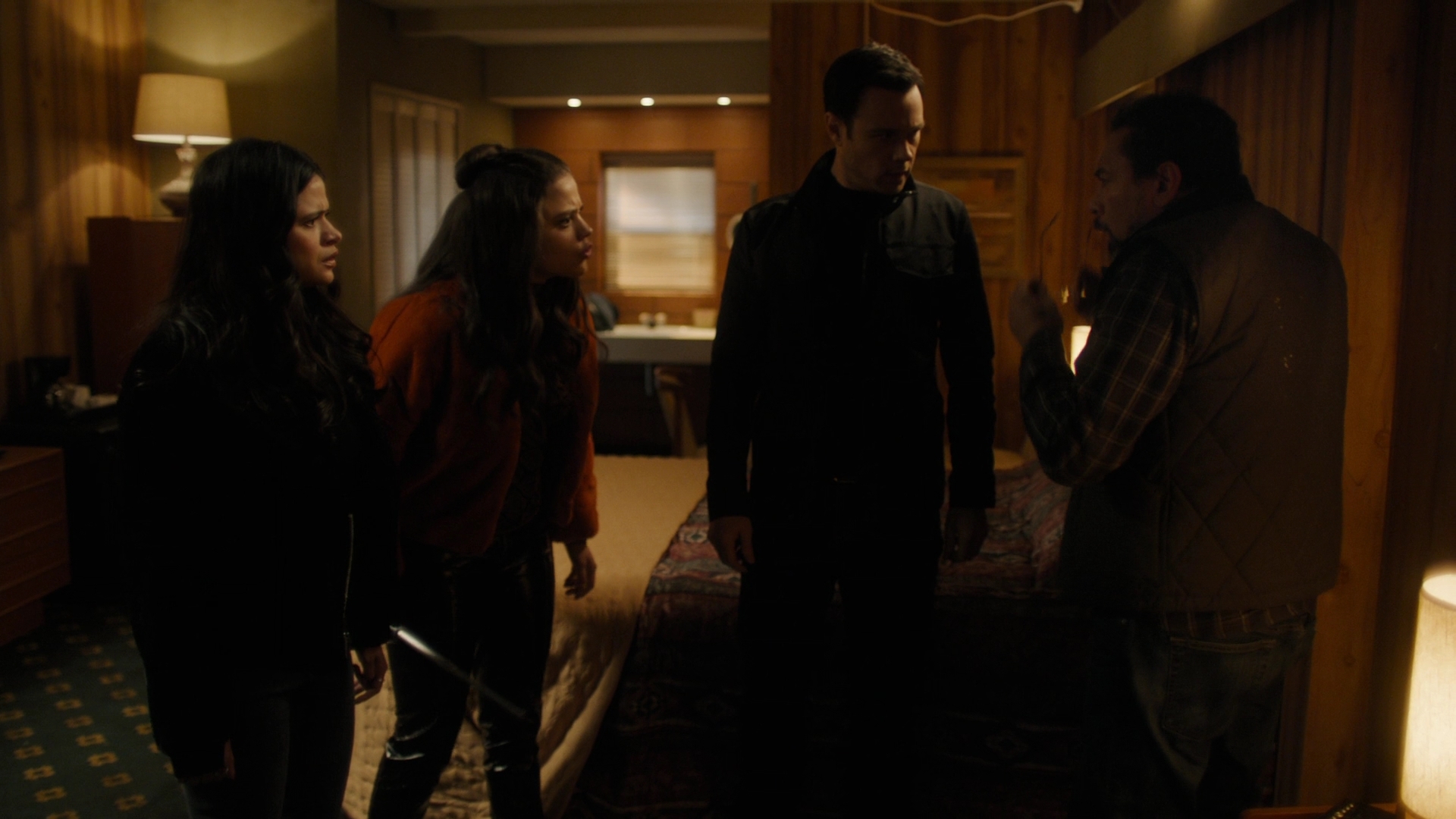 Charmed-Online-dot-nl_Charmed2x09GeussWhosComingToSafeSpaceSeattlle0678.jpg