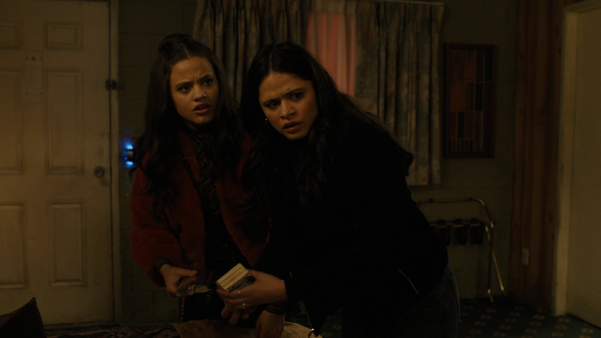 Charmed-Online-dot-nl_Charmed2x09GeussWhosComingToSafeSpaceSeattlle0712.jpg