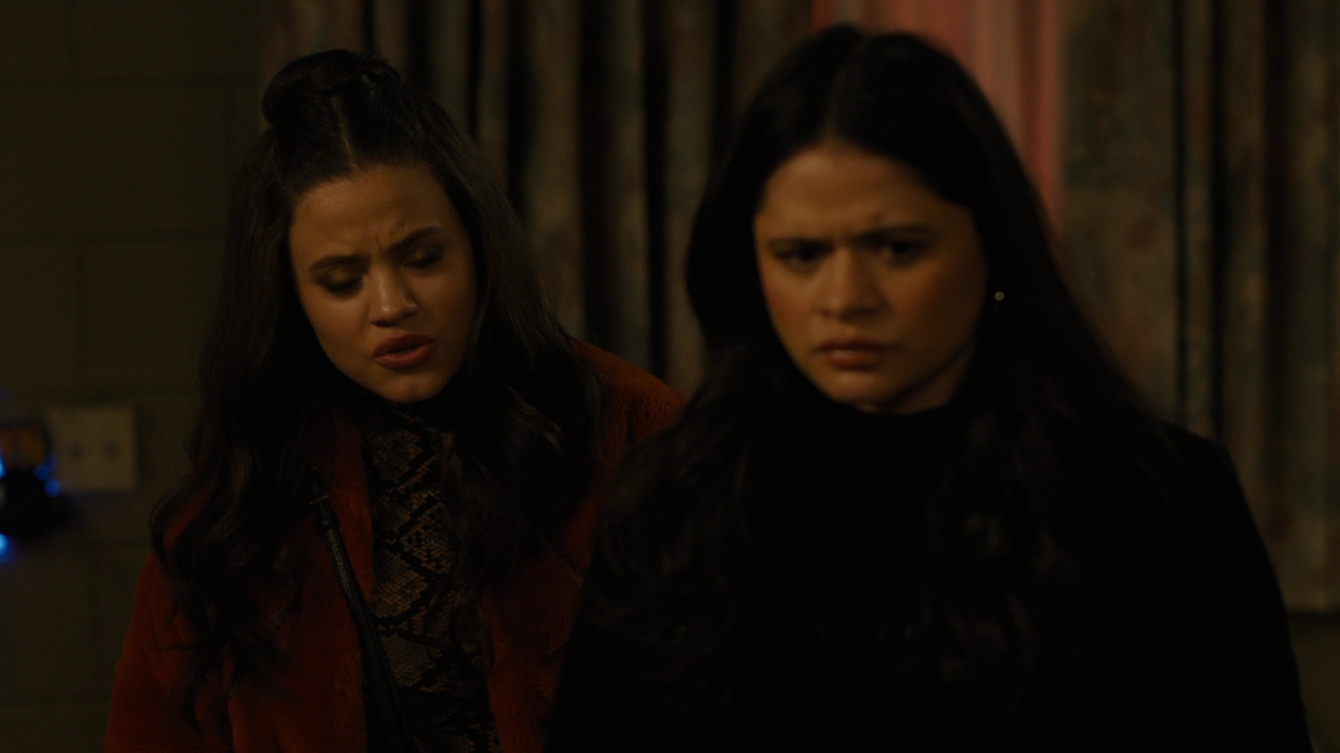 Charmed-Online-dot-nl_Charmed2x09GeussWhosComingToSafeSpaceSeattlle0747.jpg Charmed-Online-dot-nl_Charmed2x09GeussWhosComingToSafeSpaceSeattlle0747.jpg