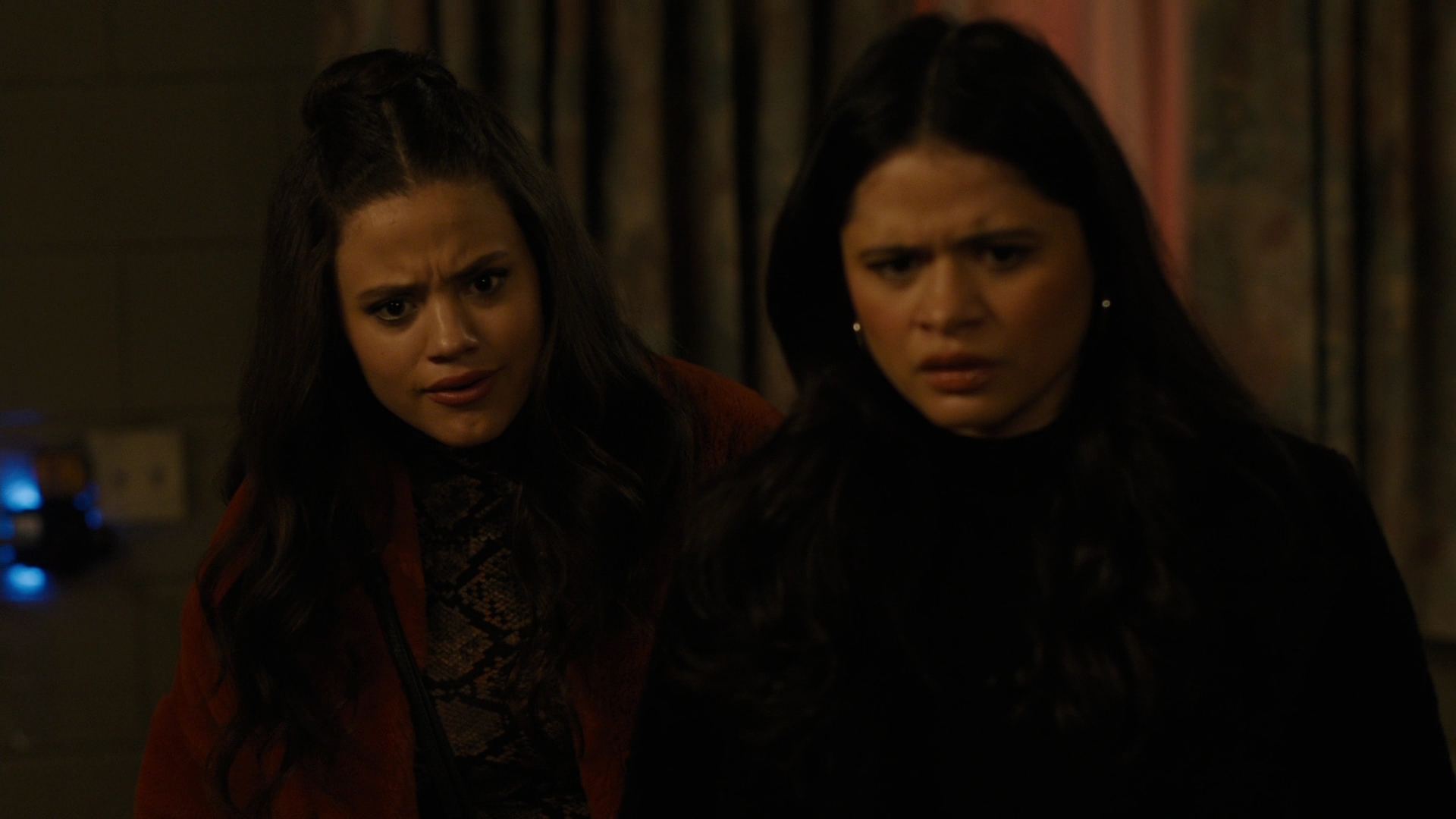 Charmed-Online-dot-nl_Charmed2x09GeussWhosComingToSafeSpaceSeattlle0750.jpg Charmed-Online-dot-nl_Charmed2x09GeussWhosComingToSafeSpaceSeattlle0750.jpg