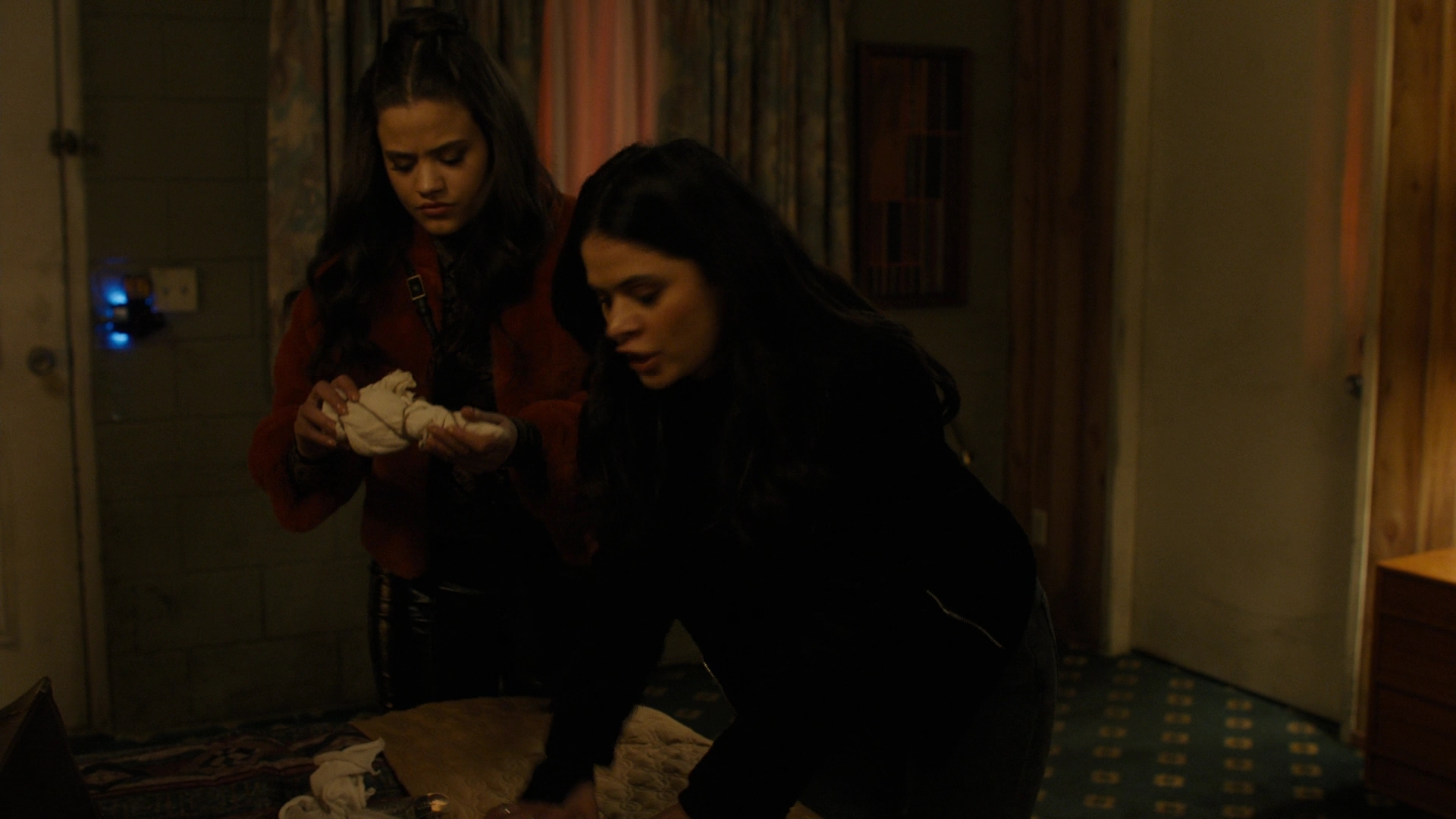 Charmed-Online-dot-nl_Charmed2x09GeussWhosComingToSafeSpaceSeattlle0762.jpg