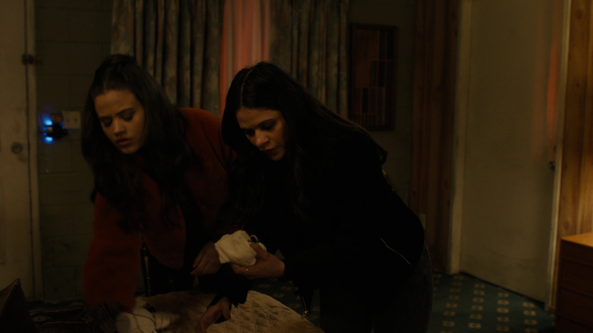 Charmed-Online-dot-nl_Charmed2x09GeussWhosComingToSafeSpaceSeattlle0763.jpg