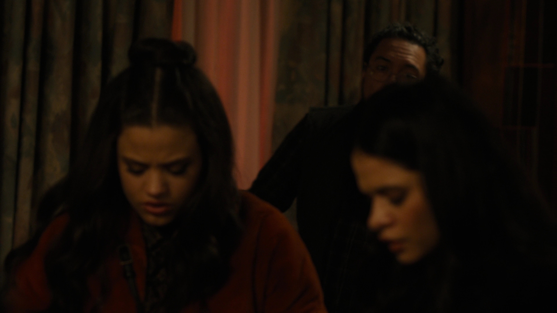 Charmed-Online-dot-nl_Charmed2x09GeussWhosComingToSafeSpaceSeattlle0780.jpg Charmed-Online-dot-nl_Charmed2x09GeussWhosComingToSafeSpaceSeattlle0780.jpg