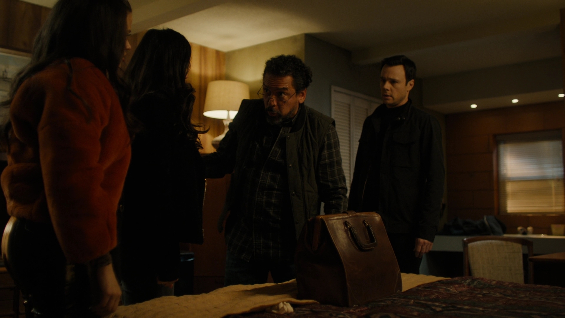 Charmed-Online-dot-nl_Charmed2x09GeussWhosComingToSafeSpaceSeattlle0836.jpg
