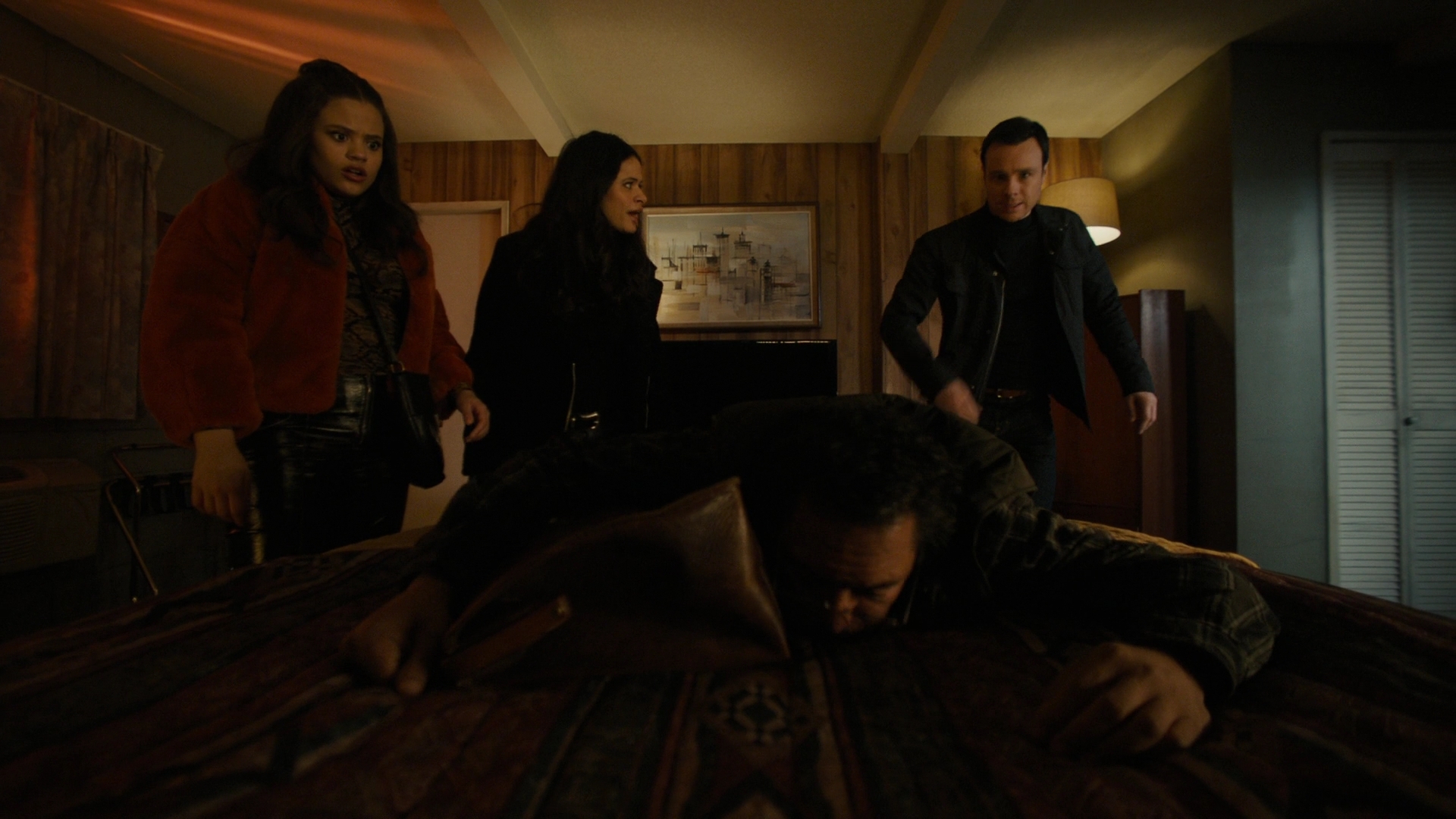 Charmed-Online-dot-nl_Charmed2x09GeussWhosComingToSafeSpaceSeattlle0842.jpg Charmed-Online-dot-nl_Charmed2x09GeussWhosComingToSafeSpaceSeattlle0842.jpg