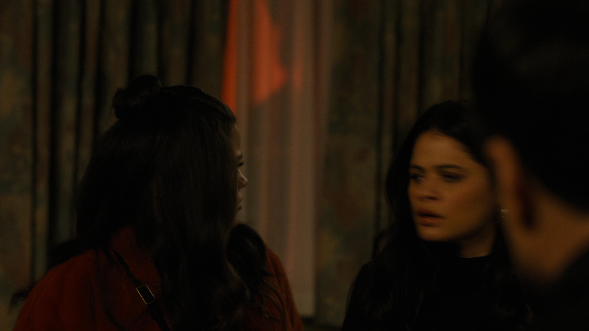 Charmed-Online-dot-nl_Charmed2x09GeussWhosComingToSafeSpaceSeattlle0849.jpg
