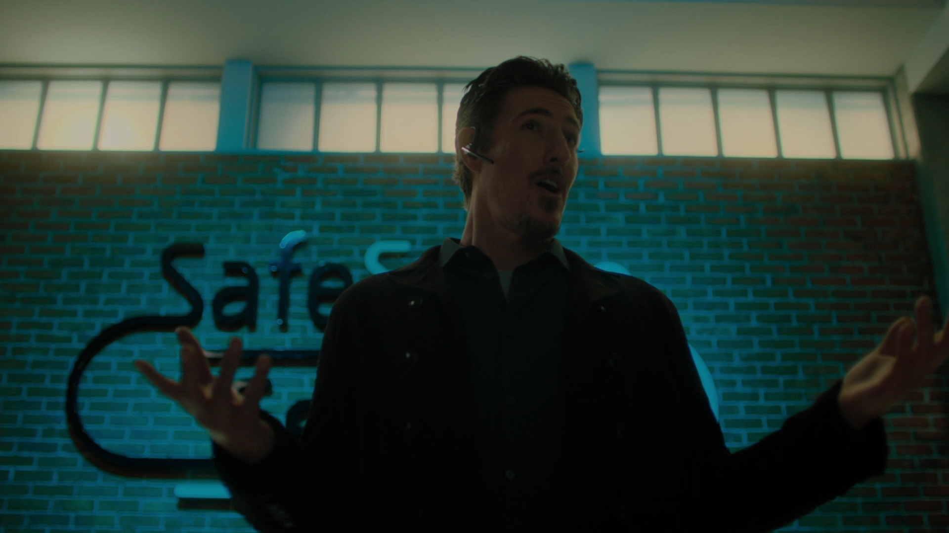 Charmed-Online-dot-nl_Charmed2x09GeussWhosComingToSafeSpaceSeattlle0889.jpg Charmed-Online-dot-nl_Charmed2x09GeussWhosComingToSafeSpaceSeattlle0889.jpg