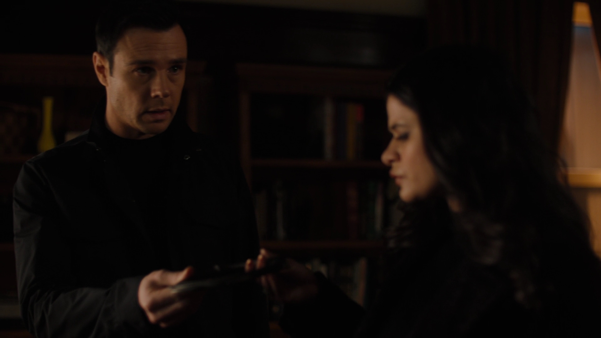 Charmed-Online-dot-nl_Charmed2x09GeussWhosComingToSafeSpaceSeattlle1015.jpg Charmed-Online-dot-nl_Charmed2x09GeussWhosComingToSafeSpaceSeattlle1015.jpg