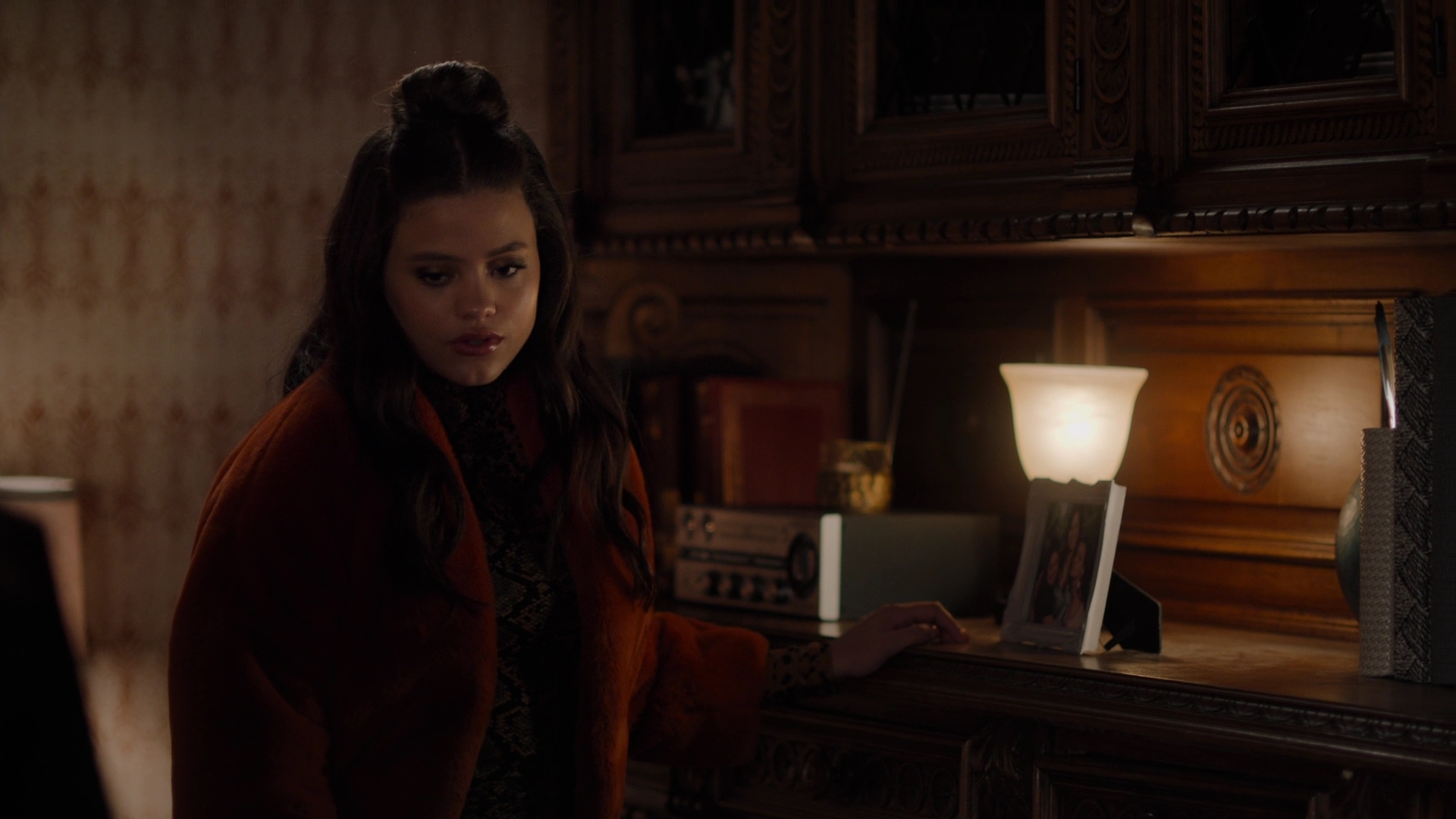 Charmed-Online-dot-nl_Charmed2x09GeussWhosComingToSafeSpaceSeattlle1043.jpg Charmed-Online-dot-nl_Charmed2x09GeussWhosComingToSafeSpaceSeattlle1043.jpg