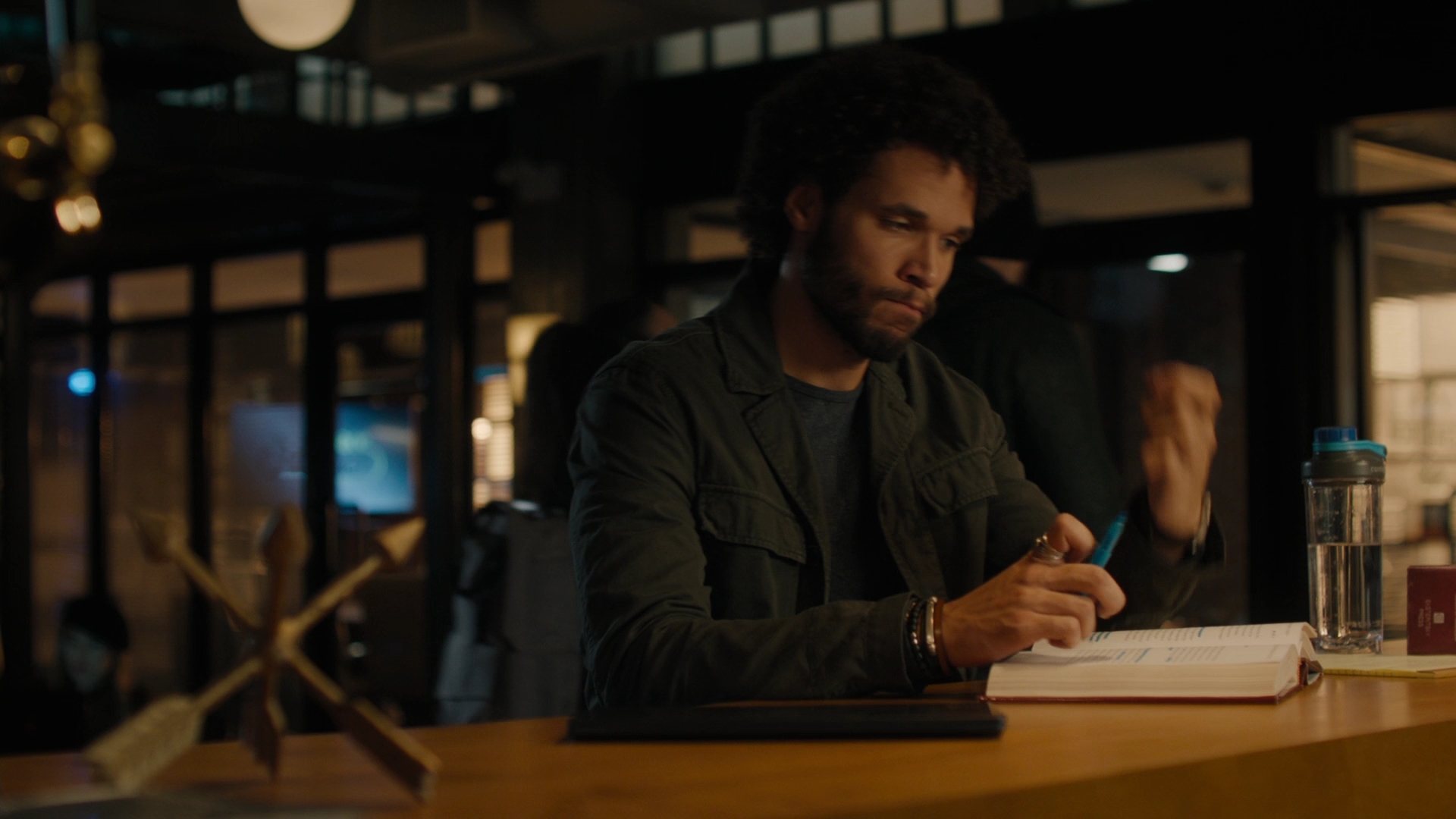 Charmed-Online-dot-nl_Charmed2x09GeussWhosComingToSafeSpaceSeattlle1325.jpg Charmed-Online-dot-nl_Charmed2x09GeussWhosComingToSafeSpaceSeattlle1325.jpg