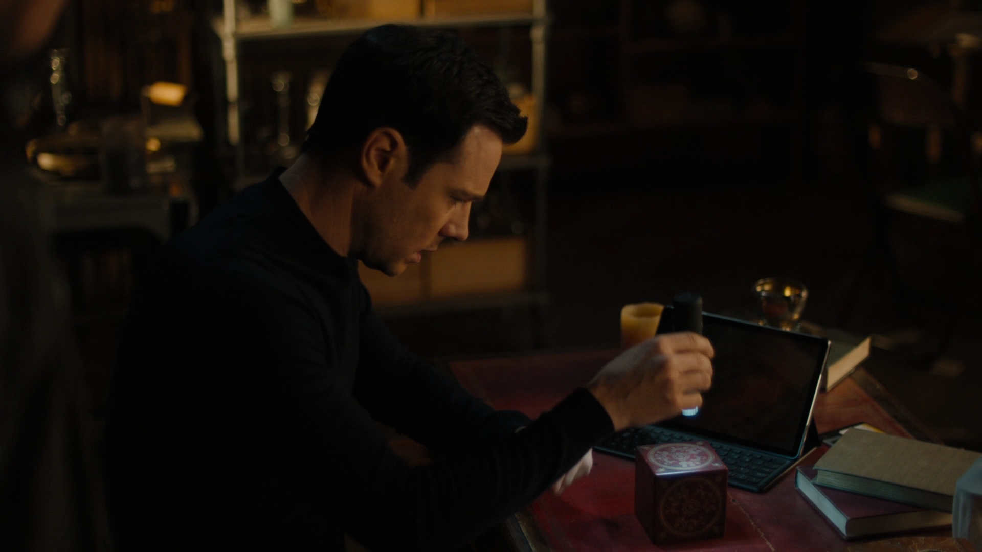 Charmed-Online-dot-nl_Charmed2x09GeussWhosComingToSafeSpaceSeattlle1466.jpg Charmed-Online-dot-nl_Charmed2x09GeussWhosComingToSafeSpaceSeattlle1466.jpg